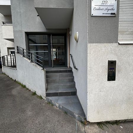 L'Havana : Proche Gare Partdieu / Aeroport / Groupama Stadium Βιλερμπάν Εξωτερικό φωτογραφία